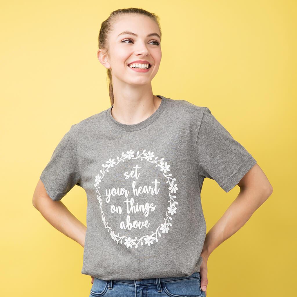 Set your heart on things above Christian t-shirt in grey